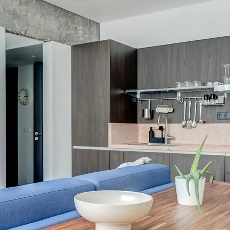 Daire Splendid 1bdmapartment Near Shopping Mall & Metro *
