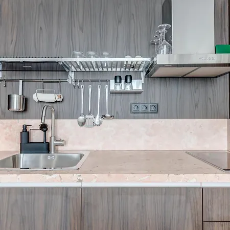 Splendid 1bdmapartment Near Shopping Mall & Metro * Sofie