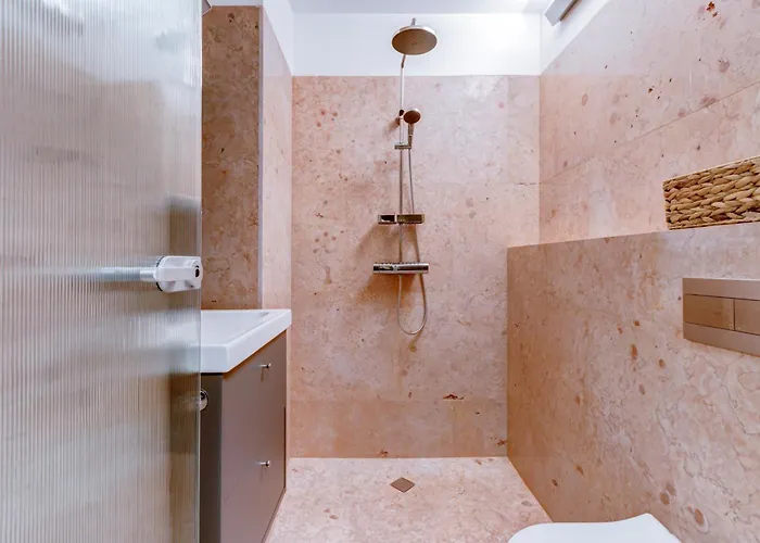 Splendid 1bdmapartment Near Shopping Mall & Metro アパート *