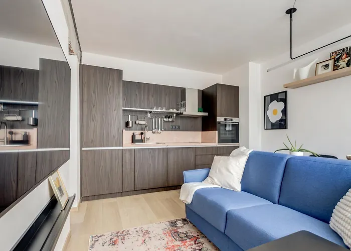 Splendid 1bdmapartment Near Shopping Mall & Metro アパート *