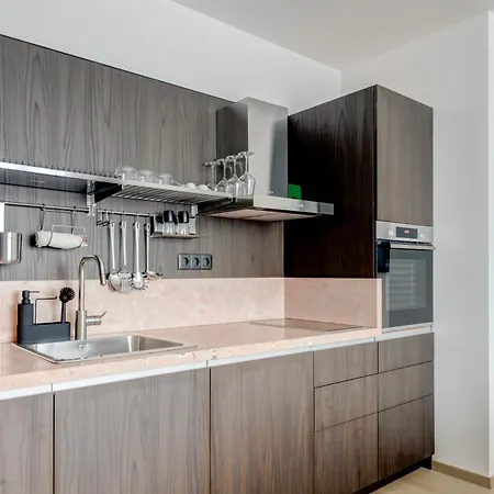 Lejlighed Splendid 1bdmapartment Near Shopping Mall & Metro
