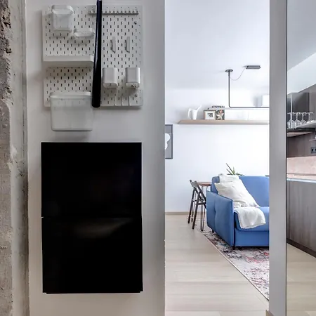 Splendid 1bdmapartment Near Shopping Mall & Metro דירה