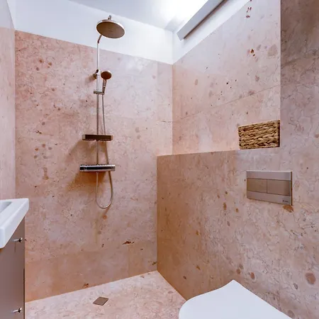 Splendid 1bdmapartment Near Shopping Mall & Metro *